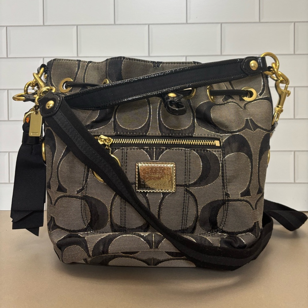 BLACK & SILVER COACH CROSS BODY BUCKET BAG